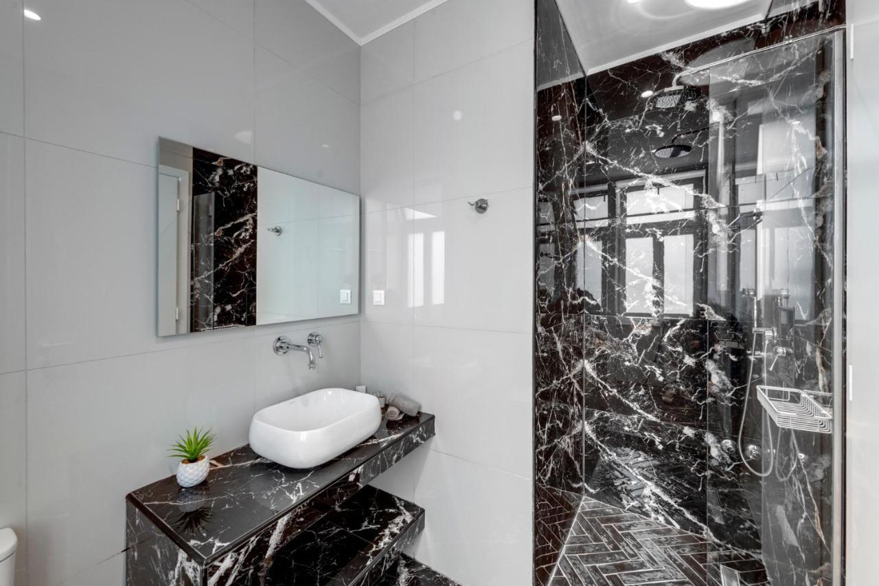 Amare Boutique Suites Ermoupoli Exteriör bild