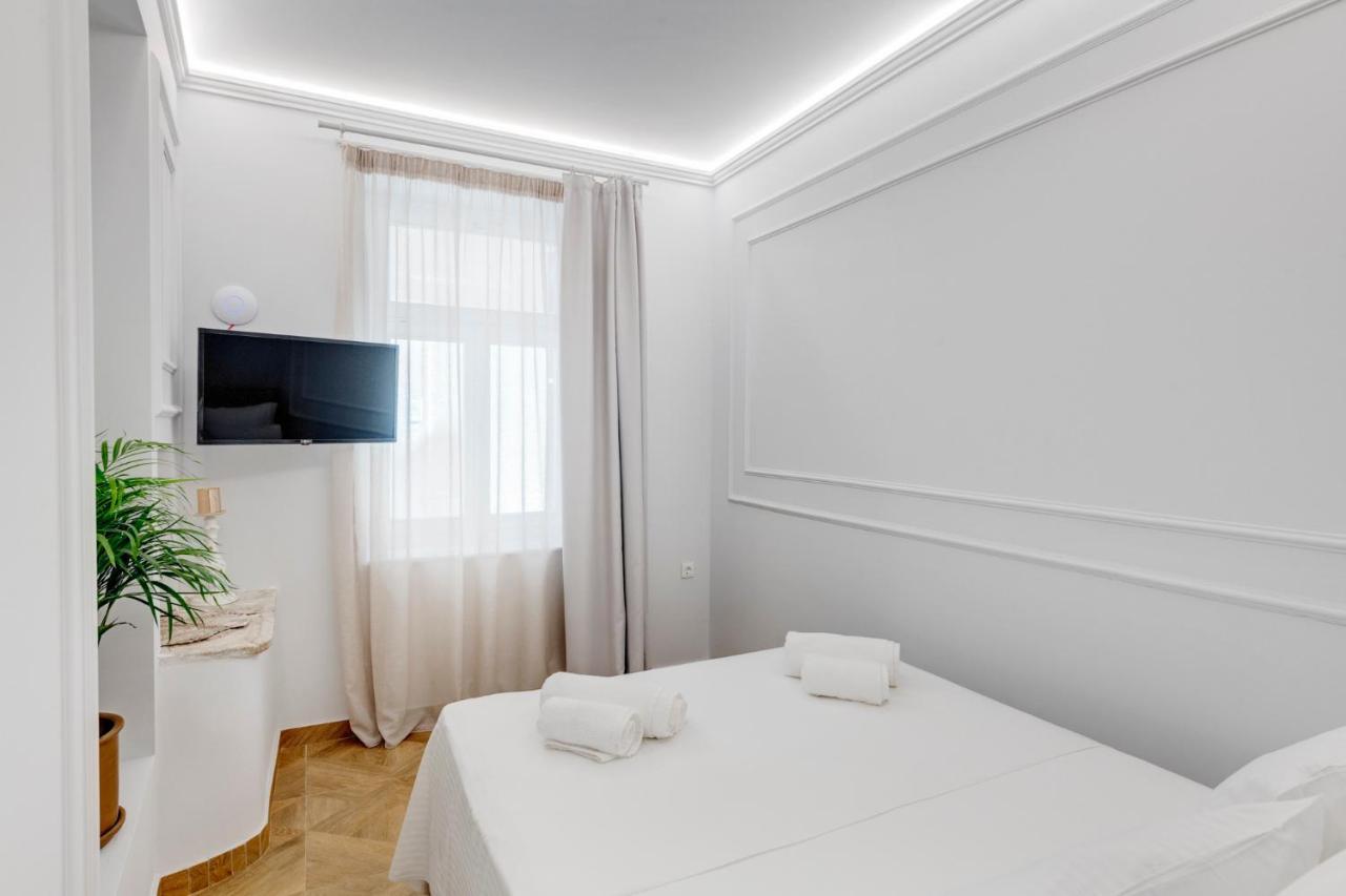 Amare Boutique Suites Ermoupoli Exteriör bild
