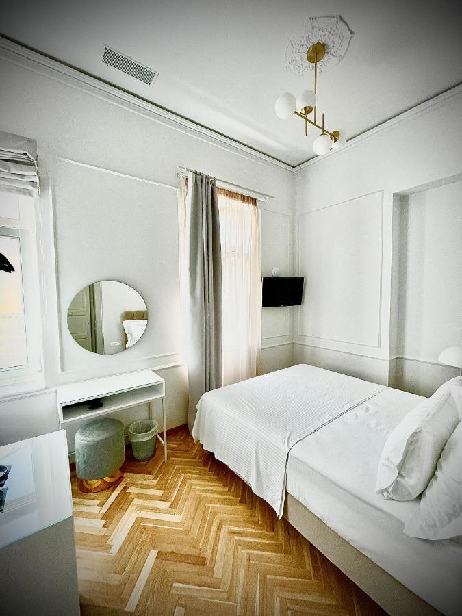 Amare Boutique Suites Ermoupoli Exteriör bild