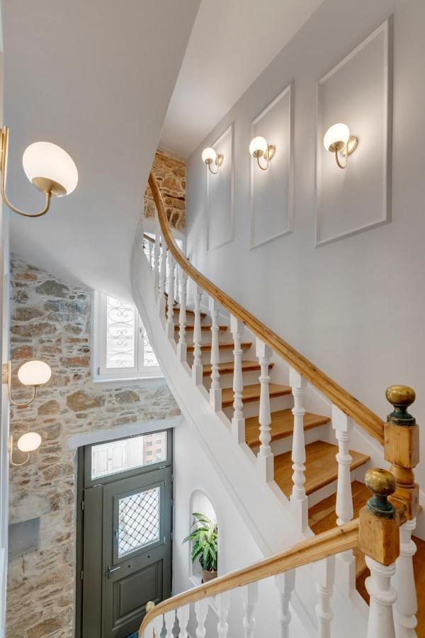 Amare Boutique Suites Ermoupoli Exteriör bild