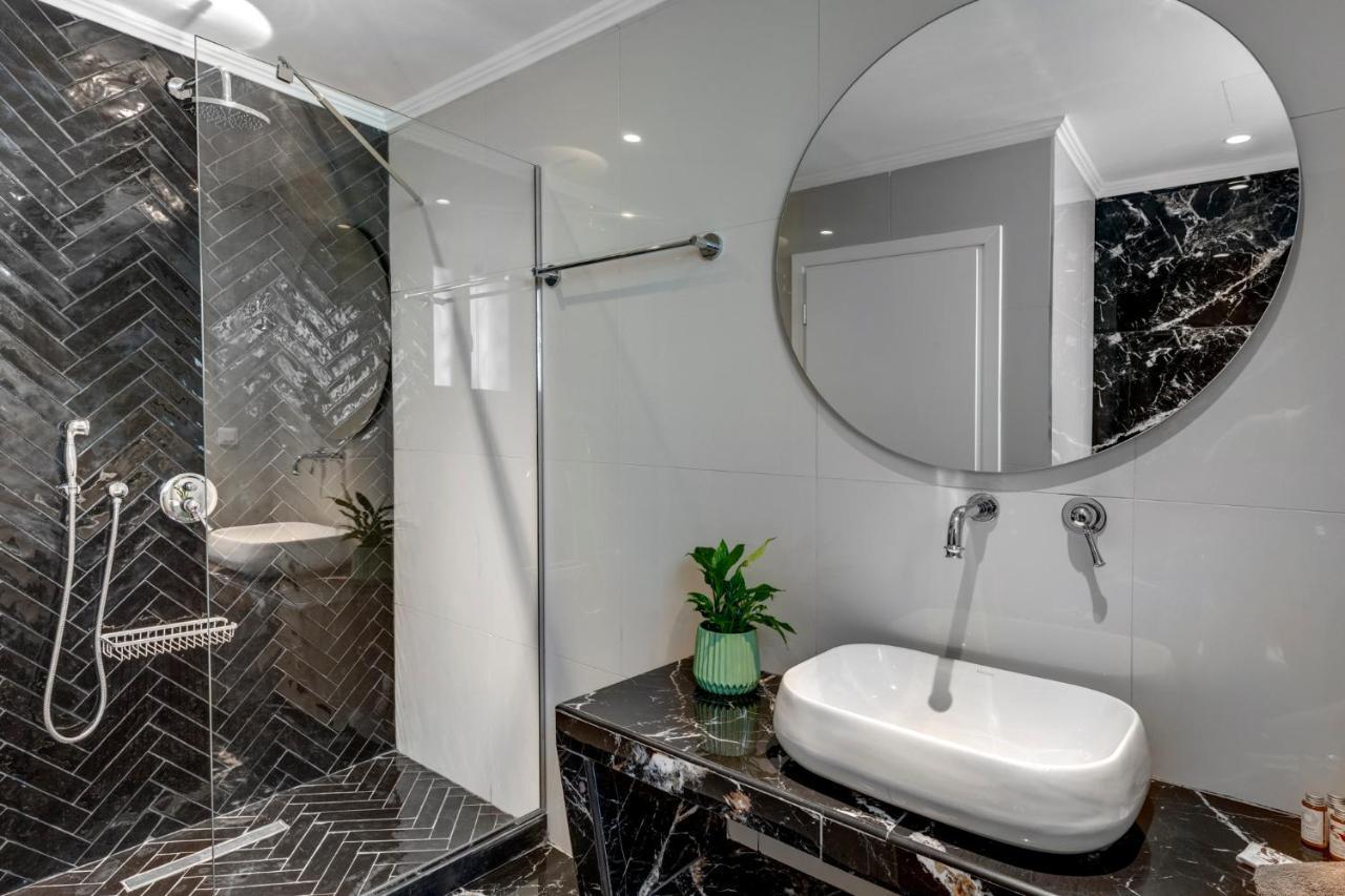 Amare Boutique Suites Ermoupoli Exteriör bild