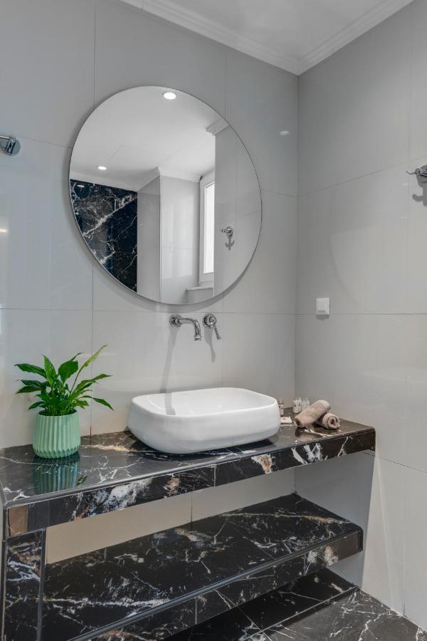 Amare Boutique Suites Ermoupoli Exteriör bild